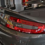 phare arrière droit d'une Aston Martin Vantage noire 2008 - EXO Automobiles