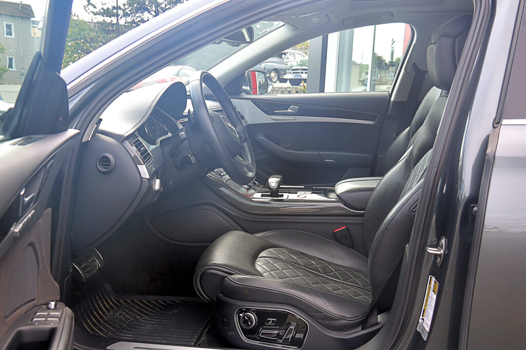 Exo Automobiles_Audi S8 2013_Intérieur