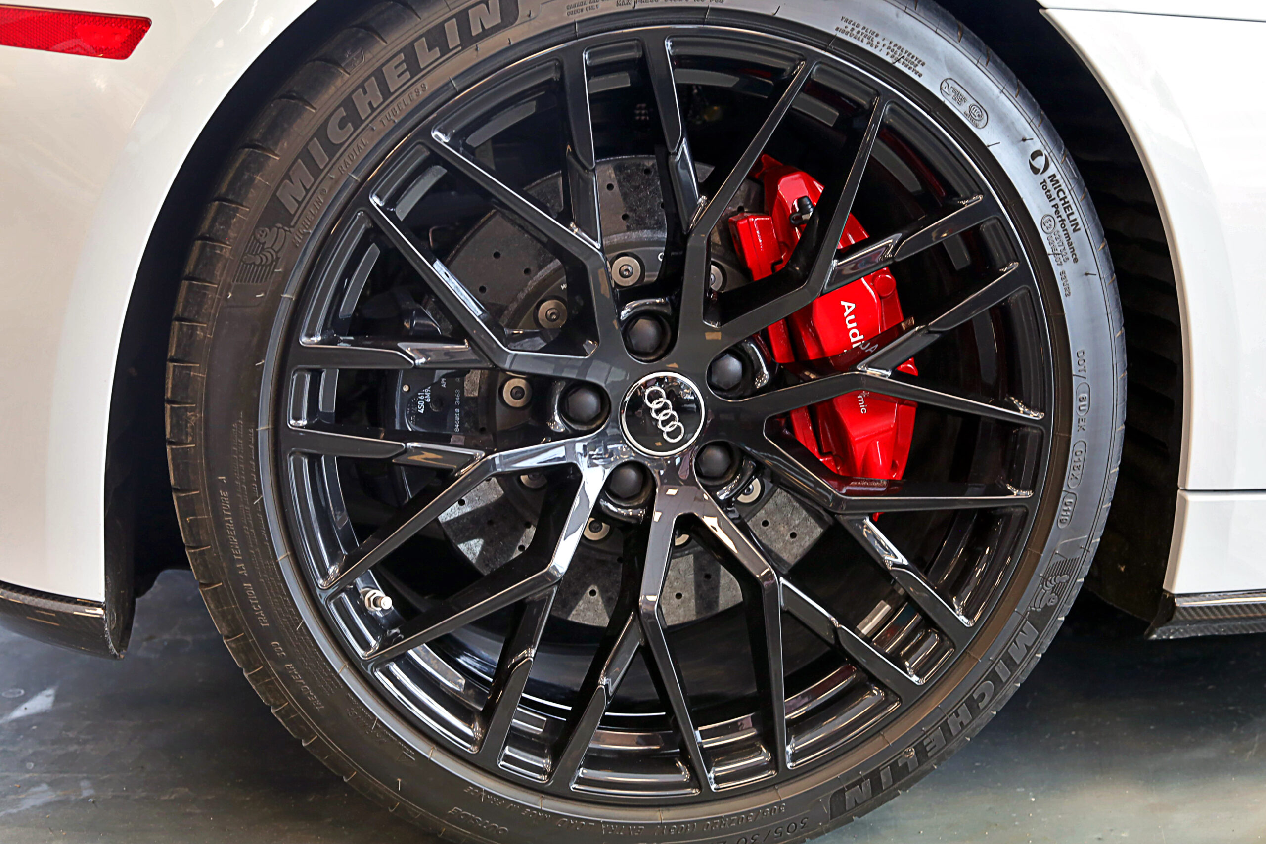 Une Roue Audi R8 Audi R8 – EXO Automobiles