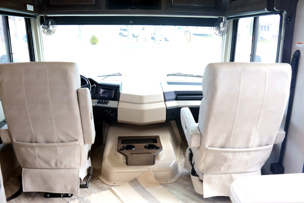 Devant 2 VR Fleetwood 2019 - EXO Automobiles