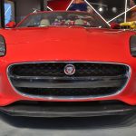 Vue de face d'une Jaguar FType rouge 2018 - EXO Automobiles