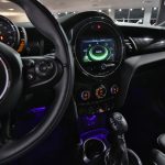 Tableau de bord d'une Mini Cooper S Convertible 2017 - EXO Automobiles