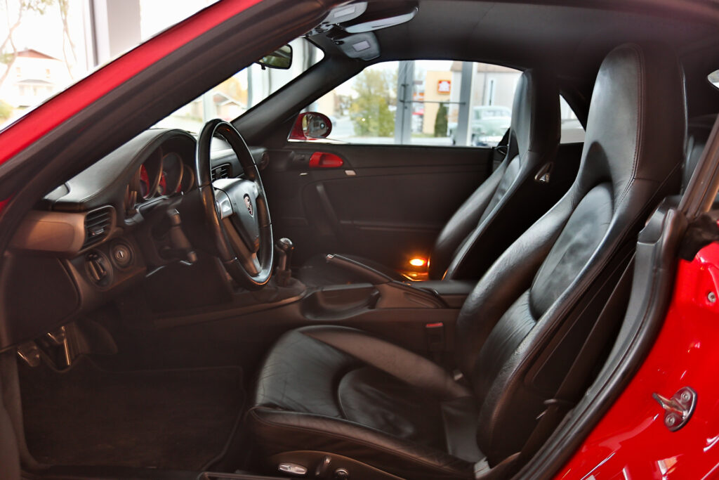 Intérieur d'une Porsche 911 Carrera 2006 - EXO Automobiles