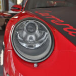 Lumière avant d'une Porsche 911 Carrera 2006 - EXO Automobiles